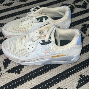 Air Max 90 Sneaker in Summit White & Pro Green